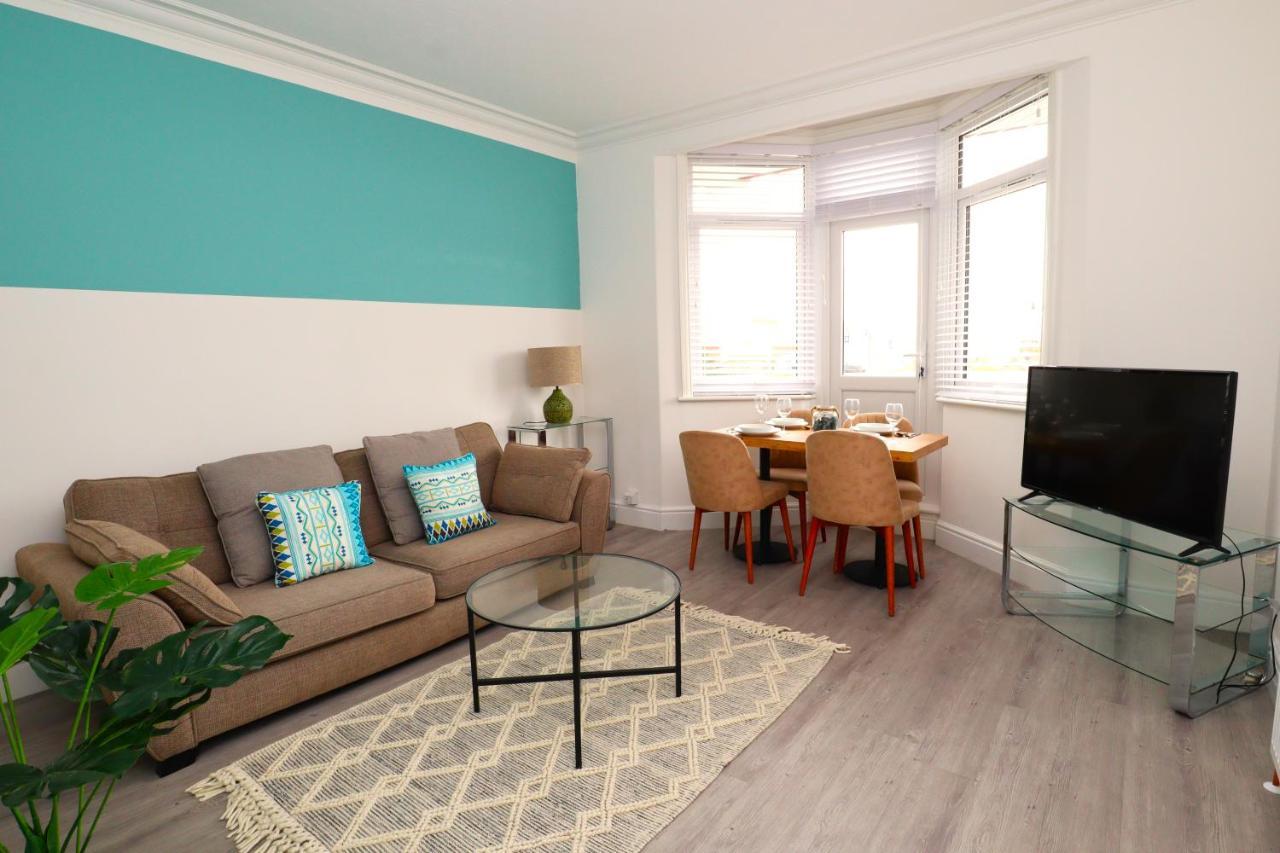Seafront House With Balcony * Eastbourne
